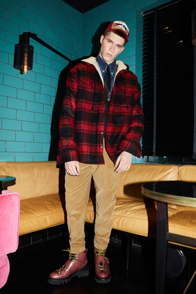 Look 18